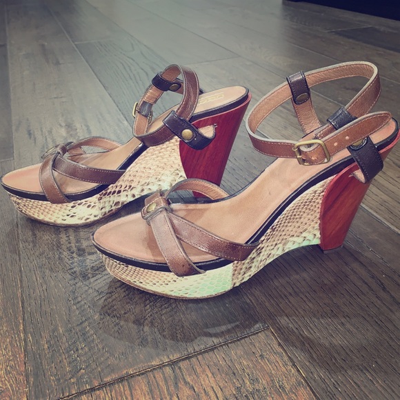 UGG Collection Wedge Heel - Picture 2 of 8